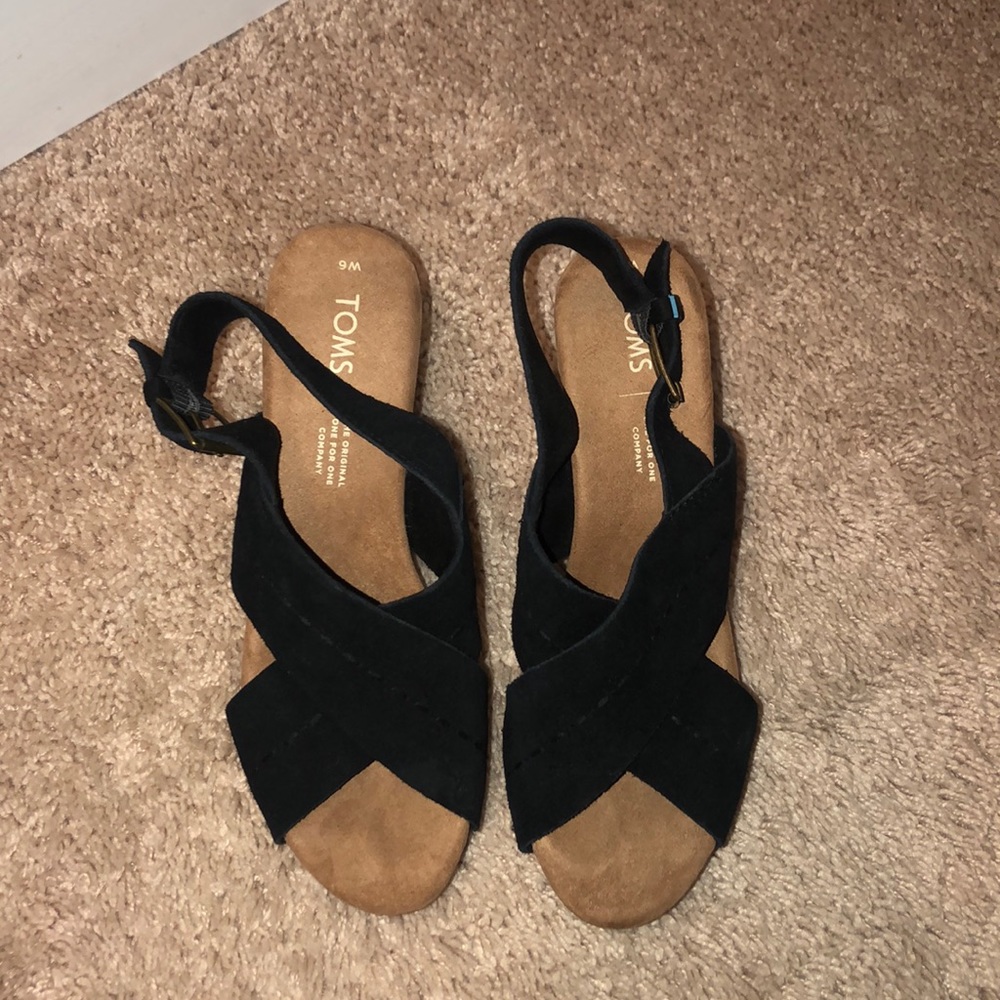 Toms